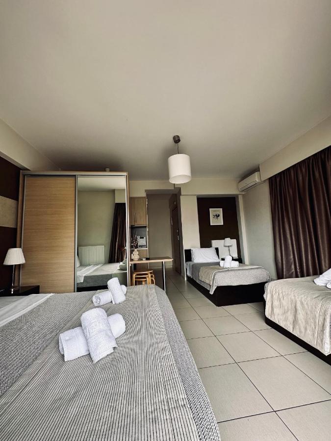 Mc Queen Rooms & Apartments Atene Esterno foto