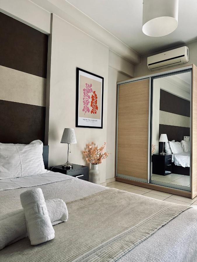 Mc Queen Rooms & Apartments Atene Esterno foto