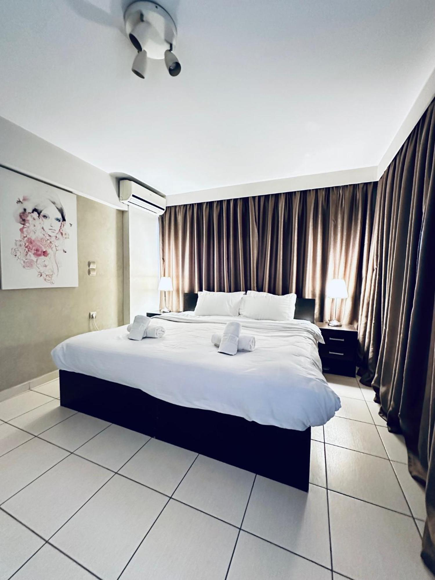 Mc Queen Rooms & Apartments Atene Esterno foto