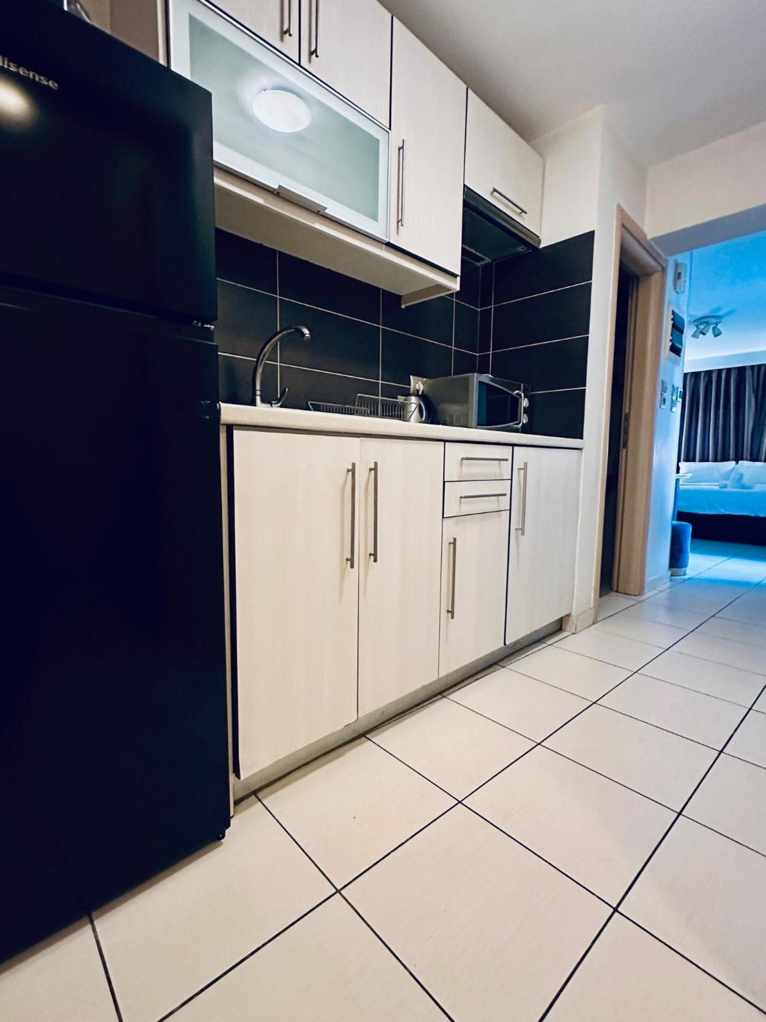 Mc Queen Rooms & Apartments Atene Esterno foto
