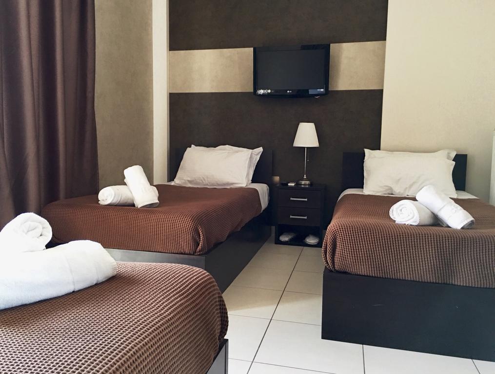 Mc Queen Rooms & Apartments Atene Esterno foto