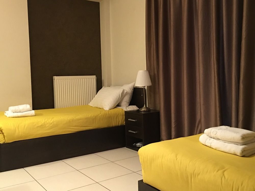 Mc Queen Rooms & Apartments Atene Esterno foto